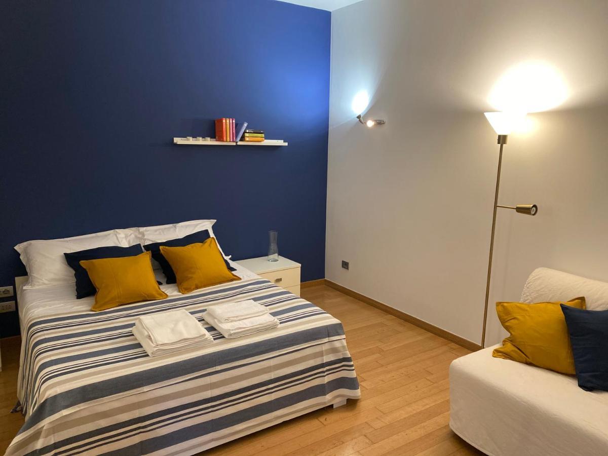 Chiara Guest House 34 - M4 Metro Blu Milánó Kültér fotó